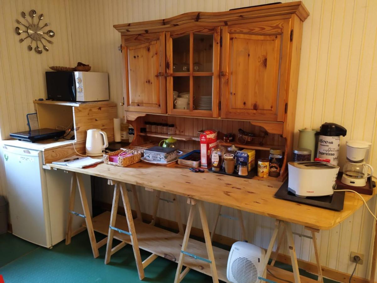 Chardon Bleu Appartement Chambre Cuisine Coin A Manger Sanitaires Salle D'Eau Barcelonnette Exterior foto