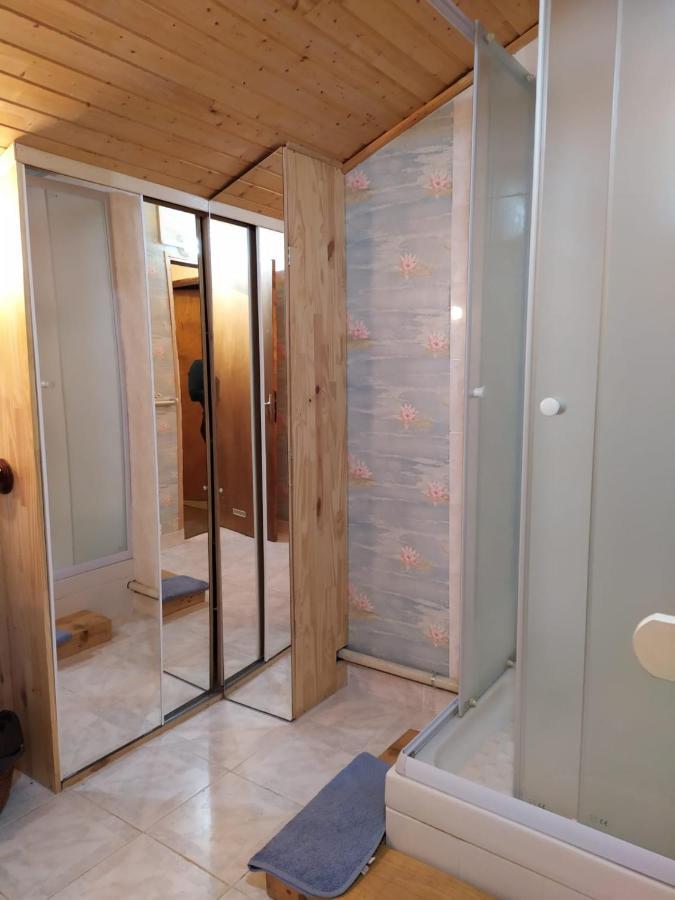Chardon Bleu Appartement Chambre Cuisine Coin A Manger Sanitaires Salle D'Eau Barcelonnette Exterior foto